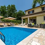 Villa Tina *