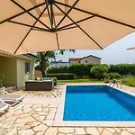 Villa Tina *