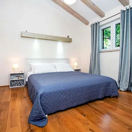 Villa Tina *