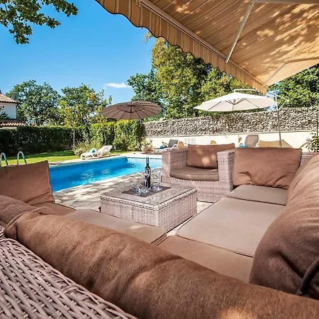 Villa Tina *